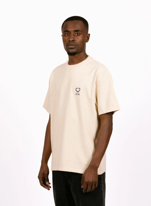 Arte Teo Small Heart T-shirt Cream - Image 3
