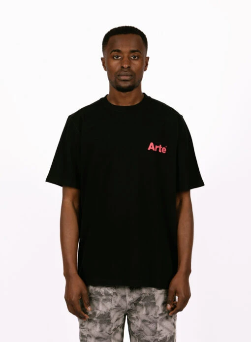 Arte Teo Back Heart T-shirt Black - Image 4